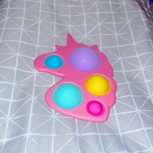 i am selling a unicorn dimple/pop it!! - Picture 1 of 2